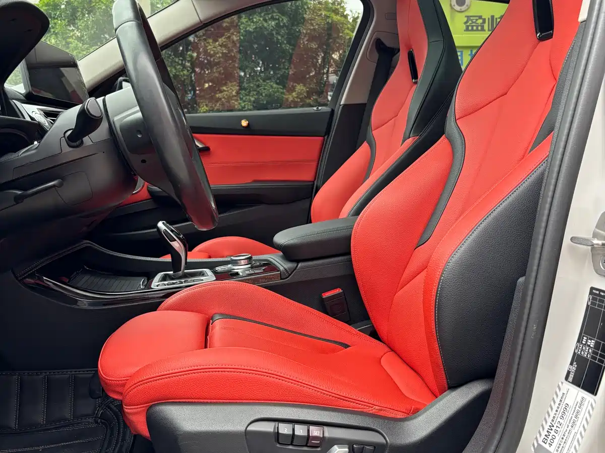 BMW 1 Series 2021 125i M Sport Black Night Edition фото 9