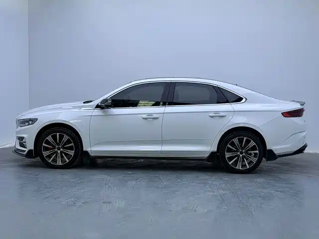 Фото 9 - Geely Preface