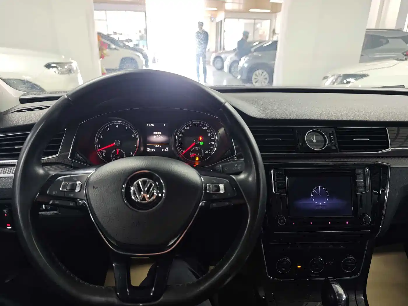 Volkswagen Passat 2016 330TSI DSG Executive Edition фото 10