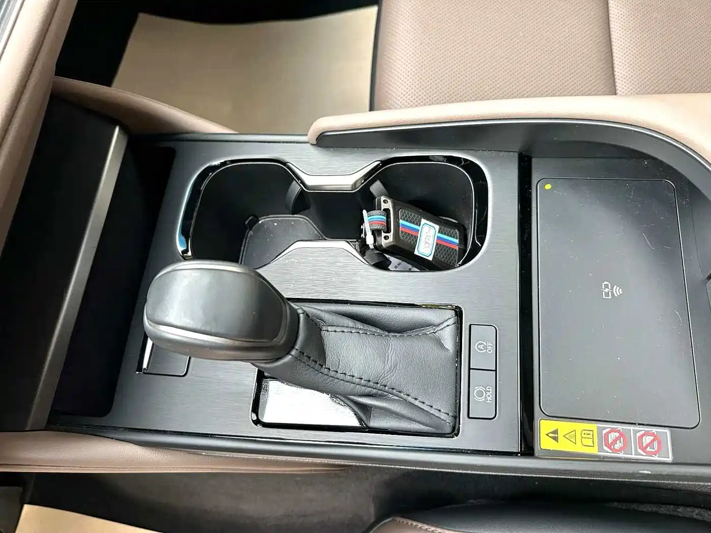 Lexus ES 2025 200 Ultimate Edition фото 13