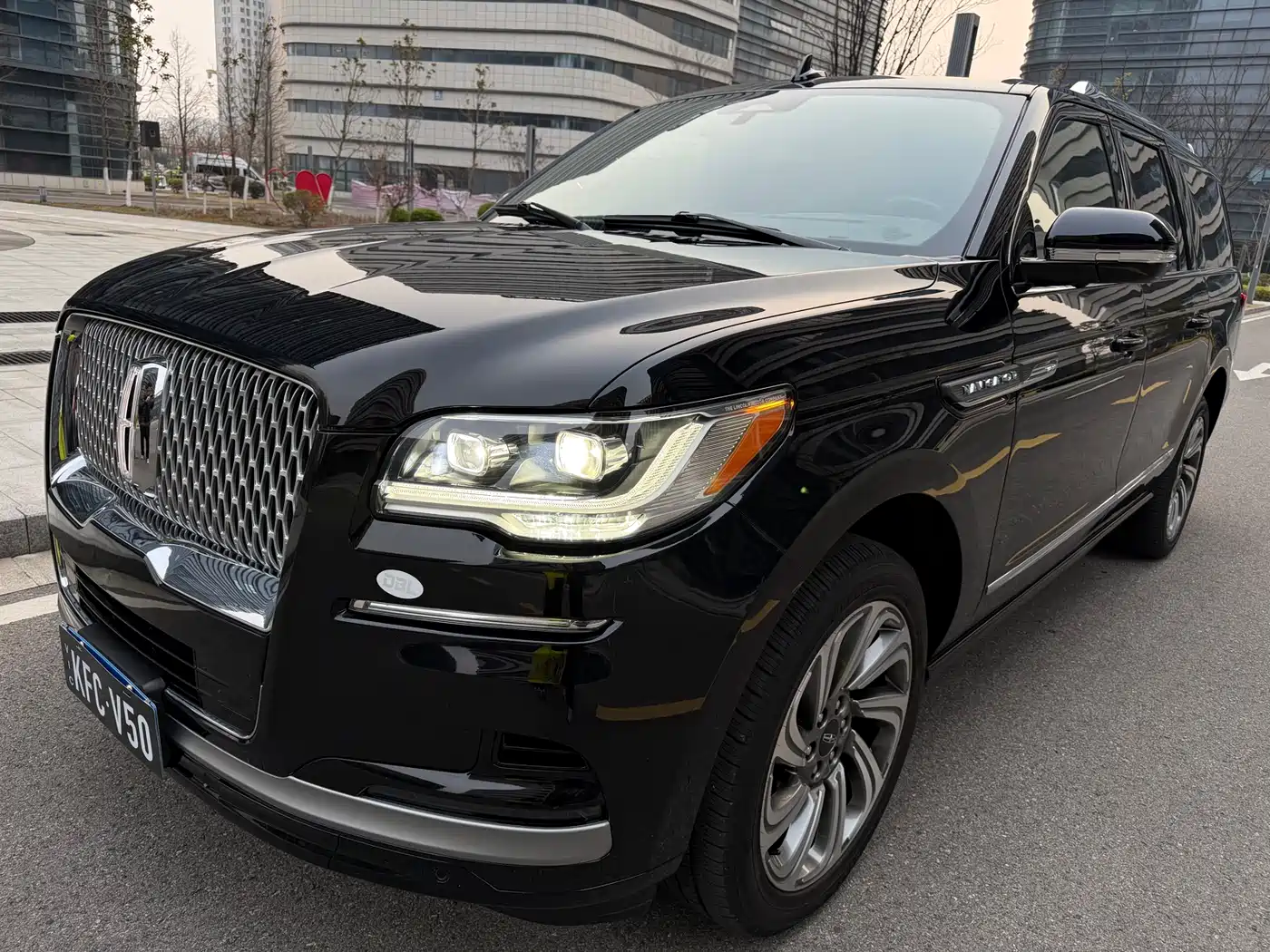 LINCOLN NAVIGATOR