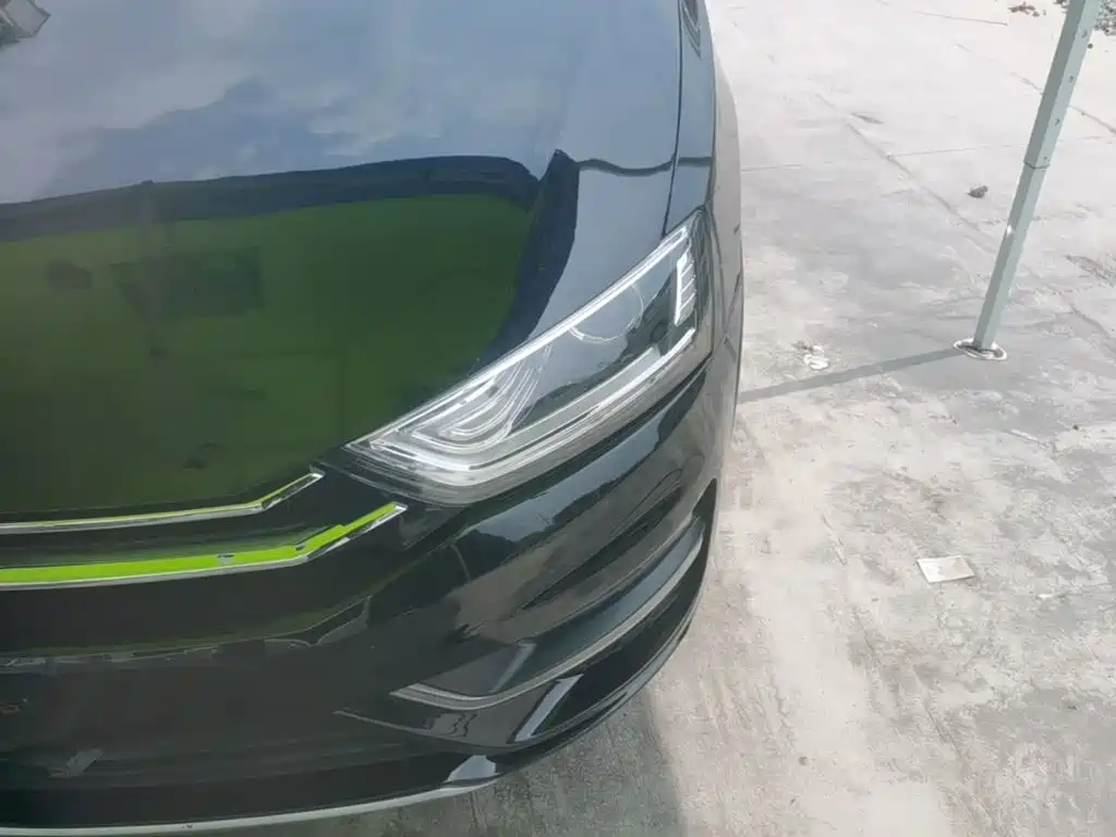 Zotye SR7 2017 2016 1.5T CVT Magic Cube Heart Edition China V