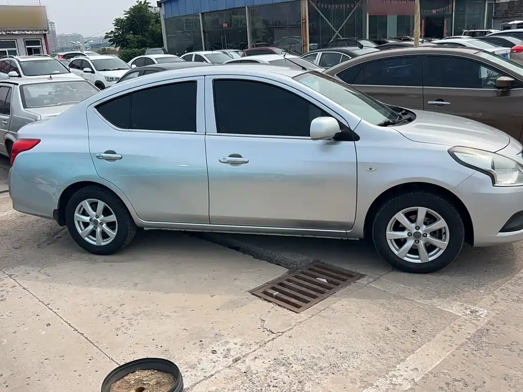 Nissan Sunny 2016 2015 1.5XE Manual Elite