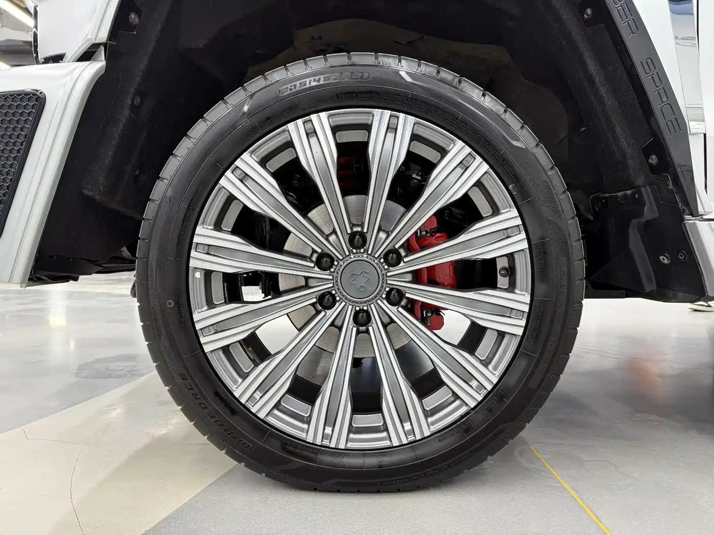 TANK CO CREATION TANK 300