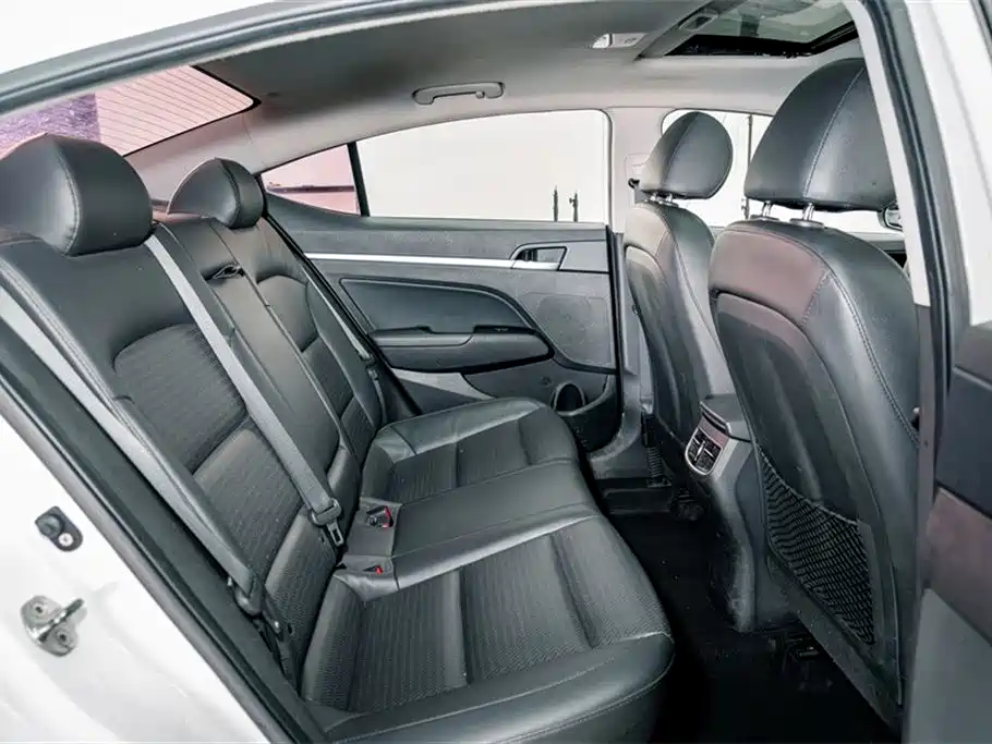 Hyundai Elantra 2016 1.6L Auto Smart·Luxury Edition фото 20