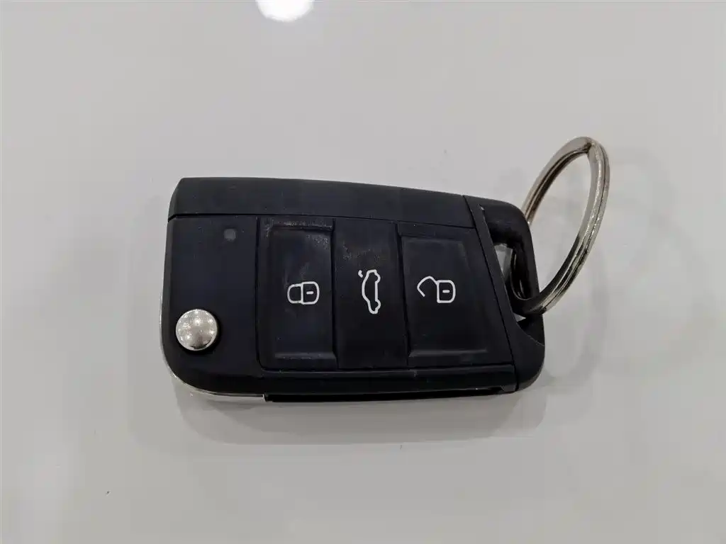 Volkswagen Polo 2019 Plus 1.5L Automatic Panorama Enjoyment Edition фото 19