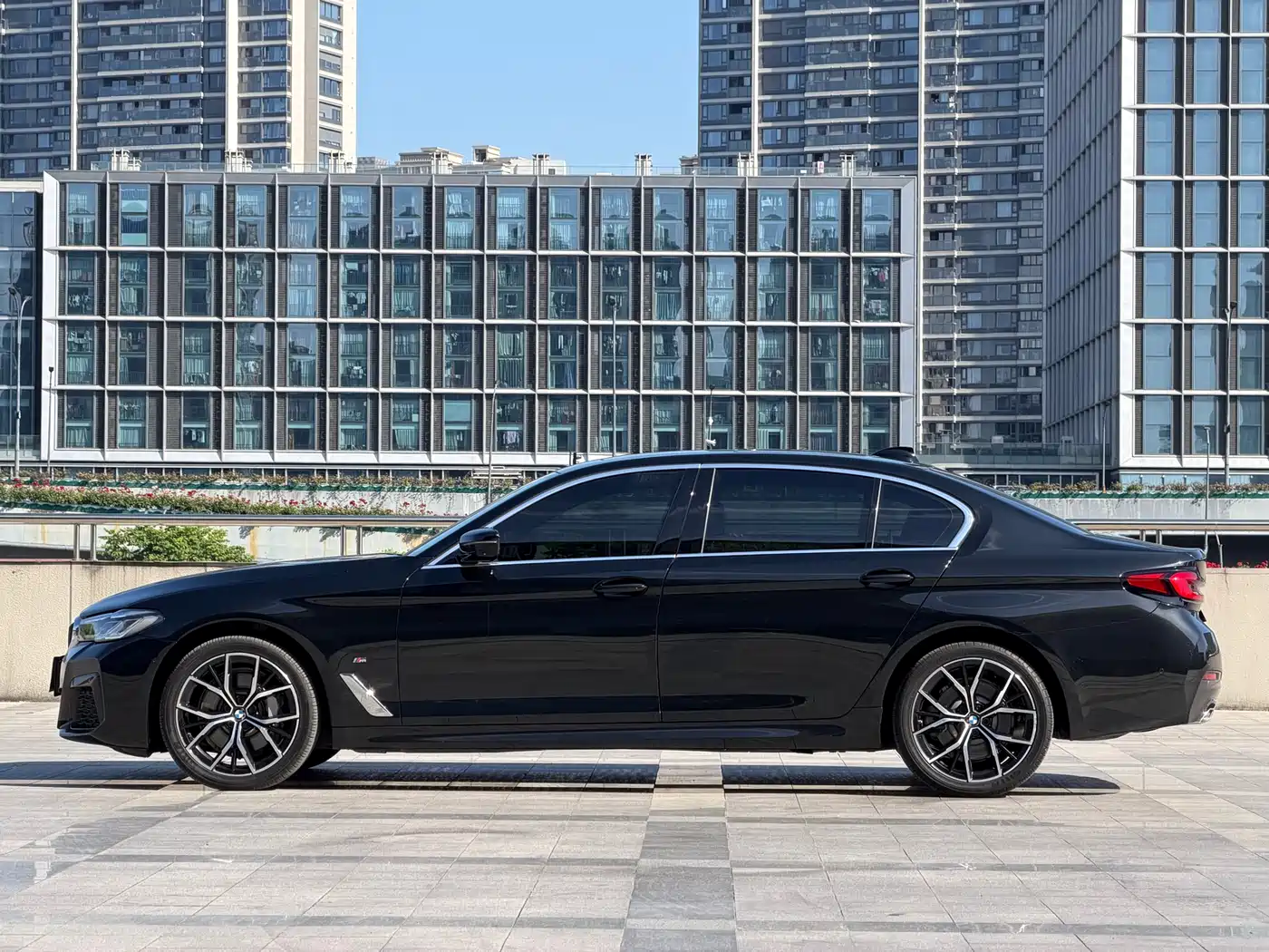 BMW 5 Series 2021 530Li Premium M Sport Package фото 3