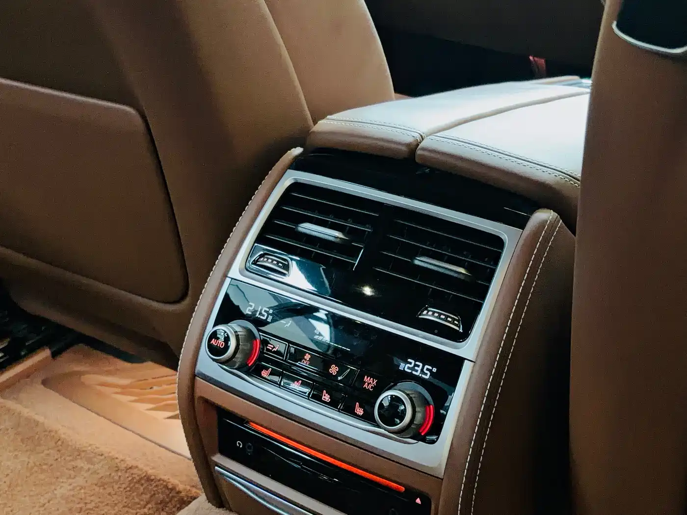 Photo 19 - BMW 7 Series