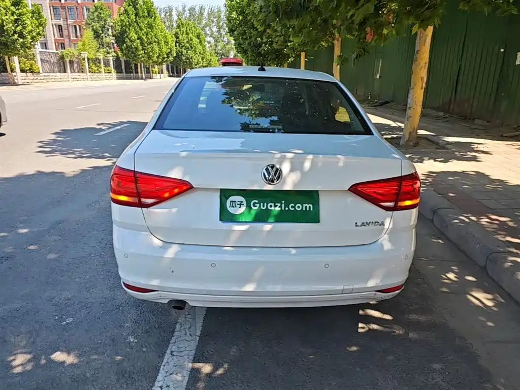 Volkswagen Lavida 2018 Classic 1.5L Automatic Trend China VI фото 6