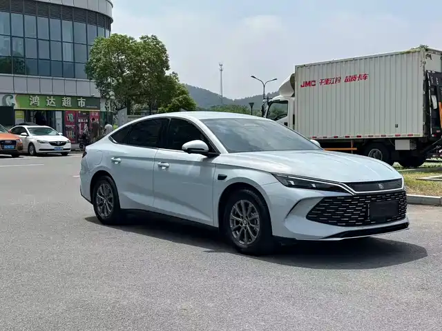 BYD Qin L 2025 DM-i Smart Drive Edition 80KM Leading