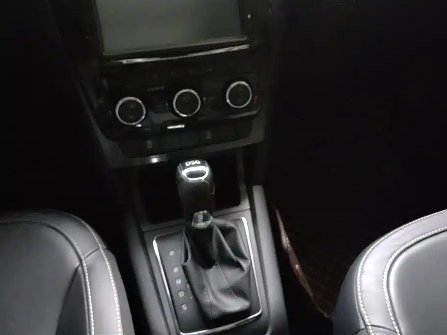 Škoda Yeti 2017 TSI280 DSG Pioneer фото 15