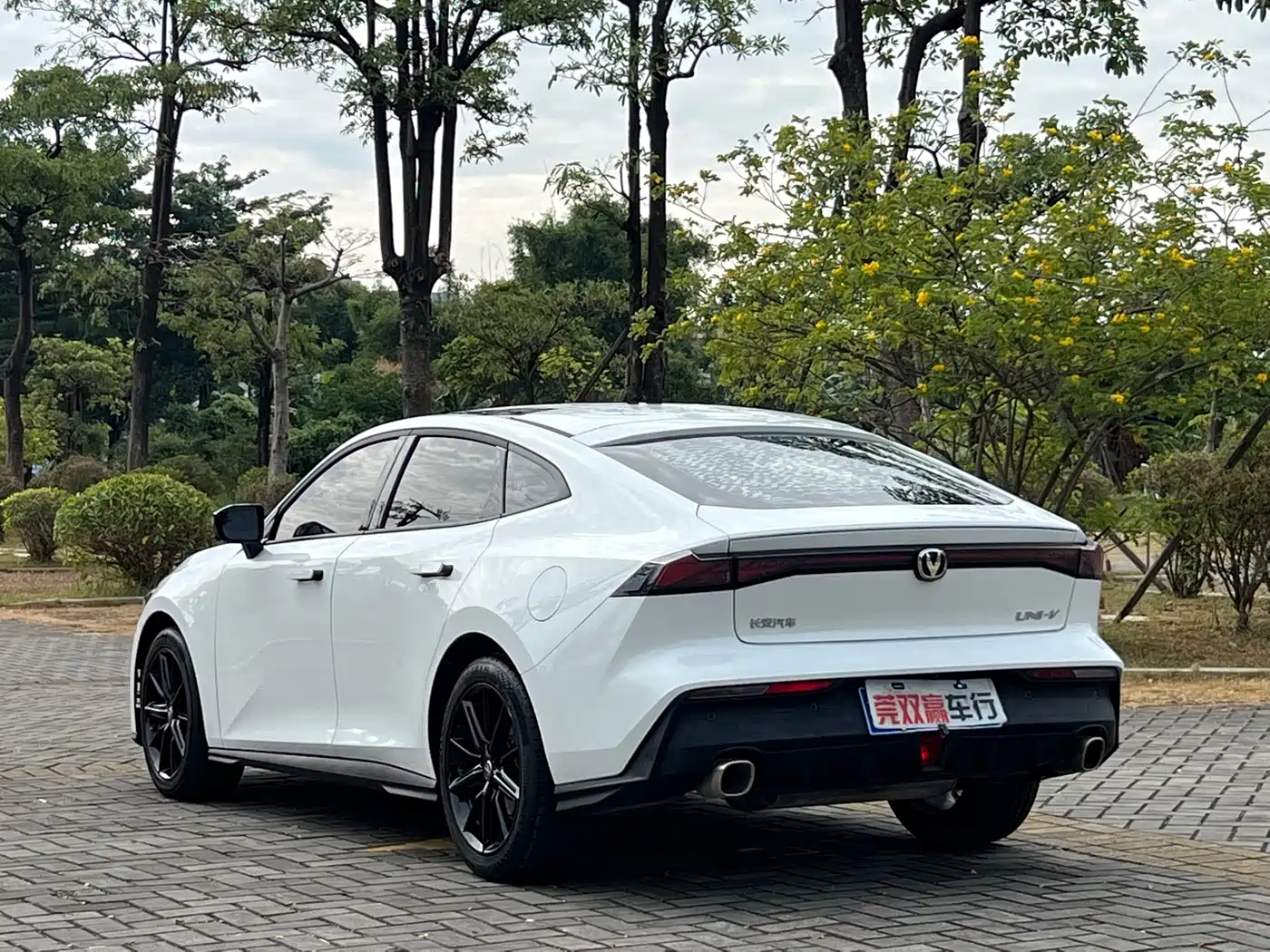 Changan UNI-V 2025 2023 1.5T Luxury Edition