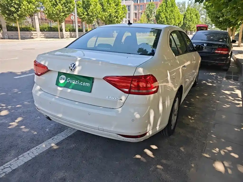 Volkswagen Lavida 2018 Classic 1.5L Automatic Trend China VI фото 7