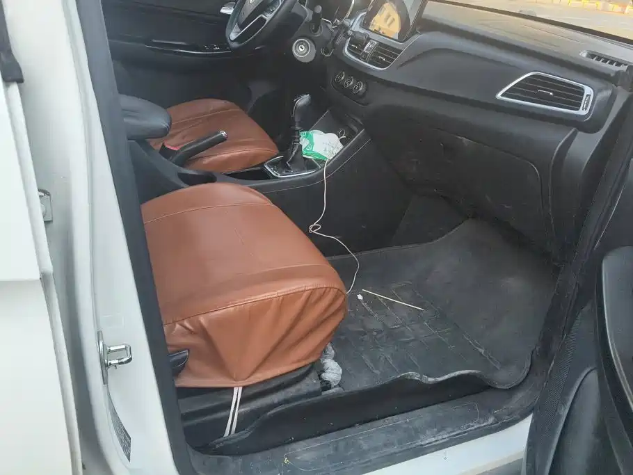Photo 8 - Baojun 730