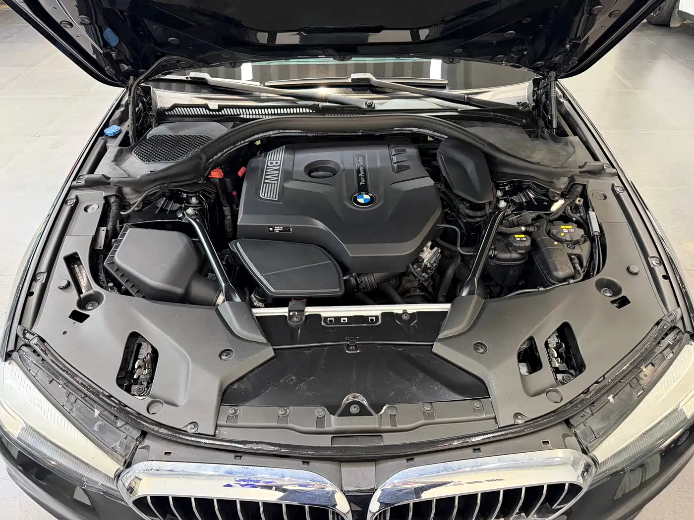 BMW 5 Series 2018 528Li Launch Special Edition фото 12