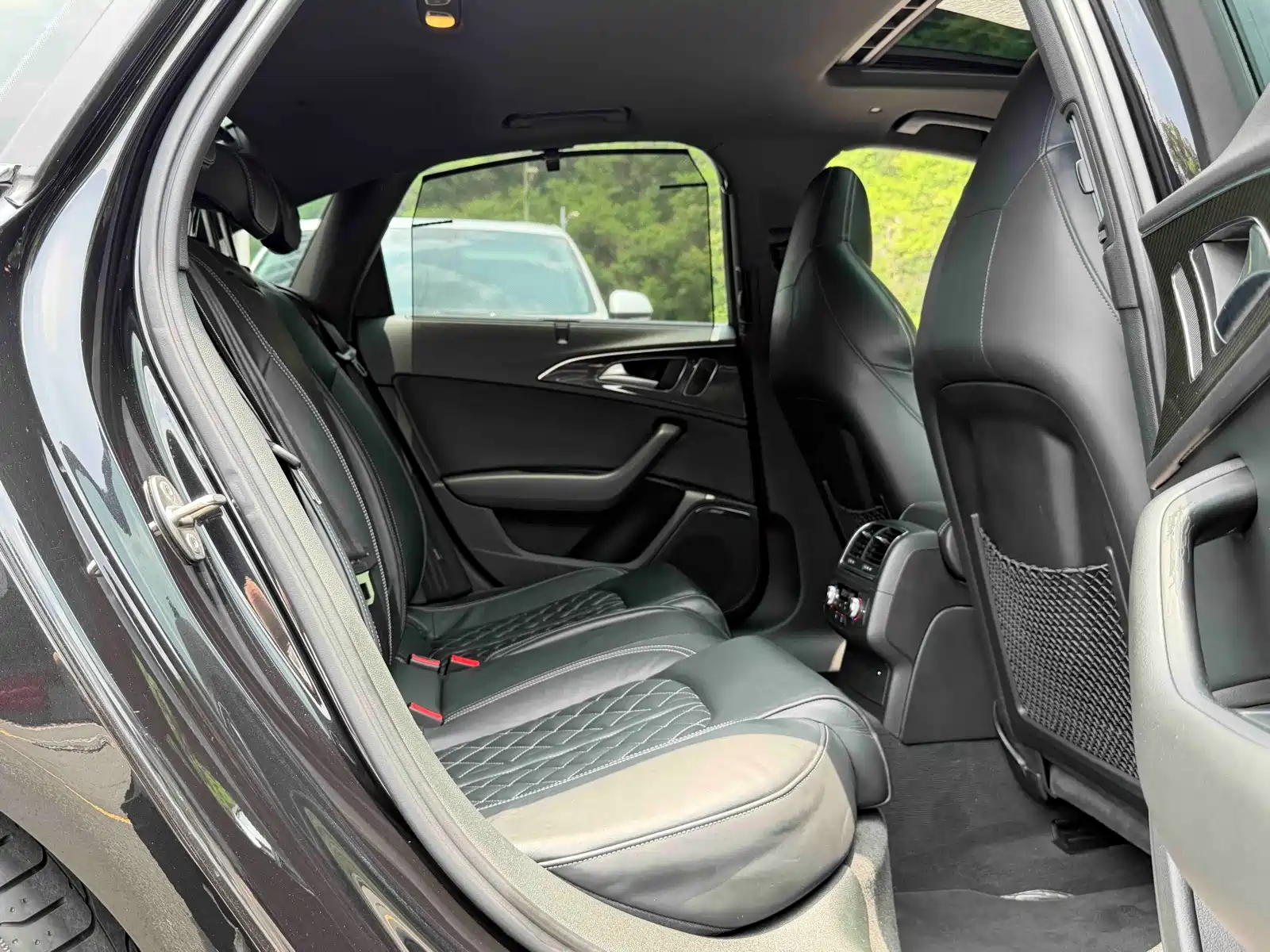 Photo 13 - Audi S6