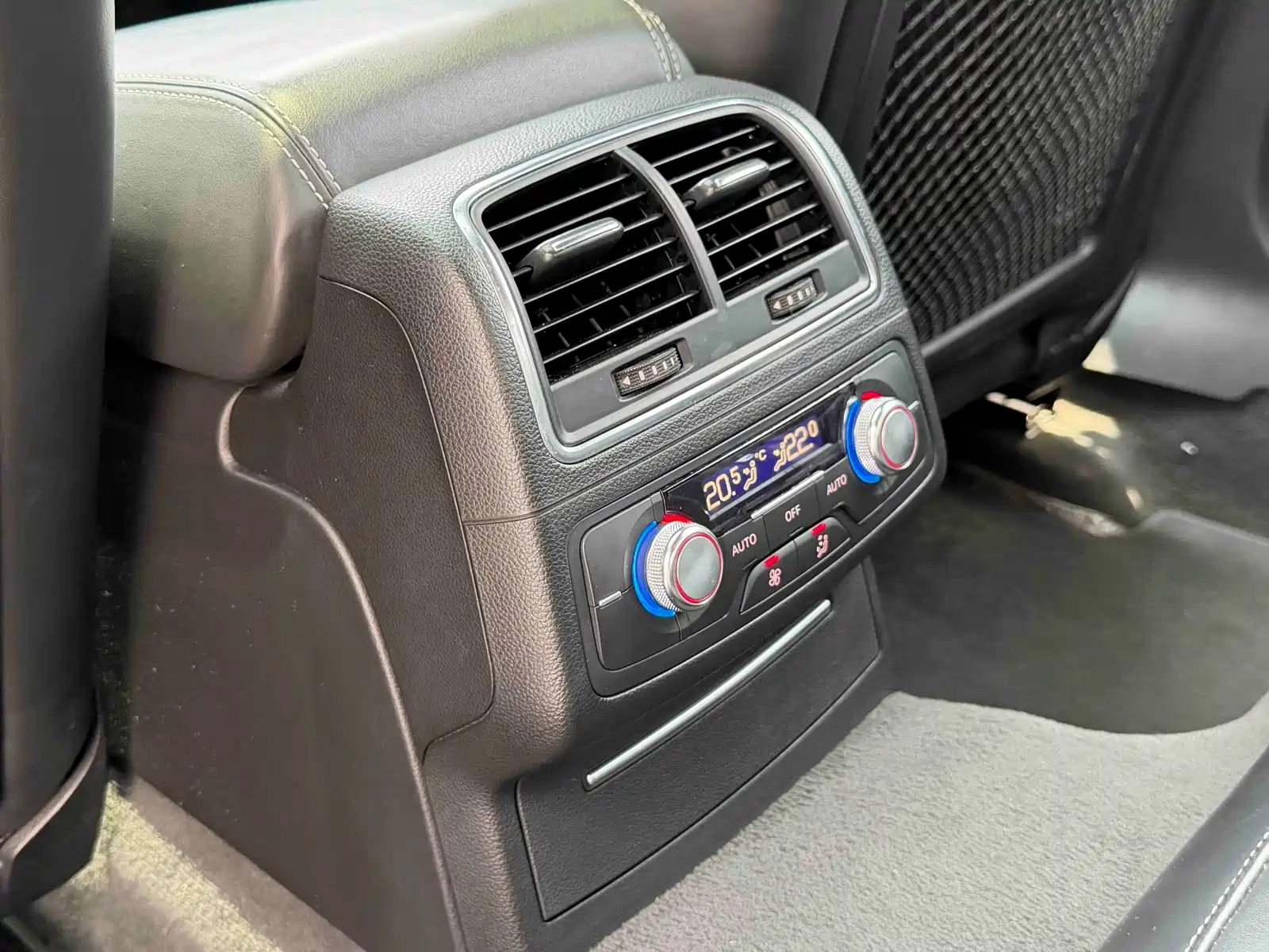 Photo 12 - Audi S6