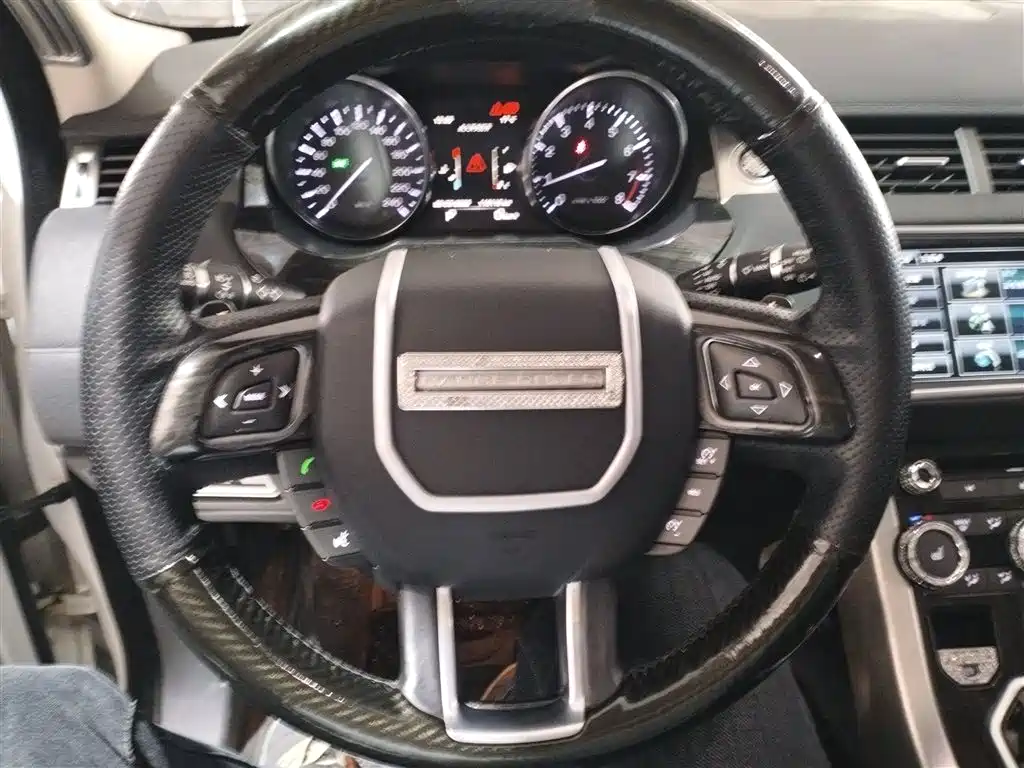 Land Rover Range Rover Evoque 2015 2.0T 5-Door Intelligent Edition фото 11