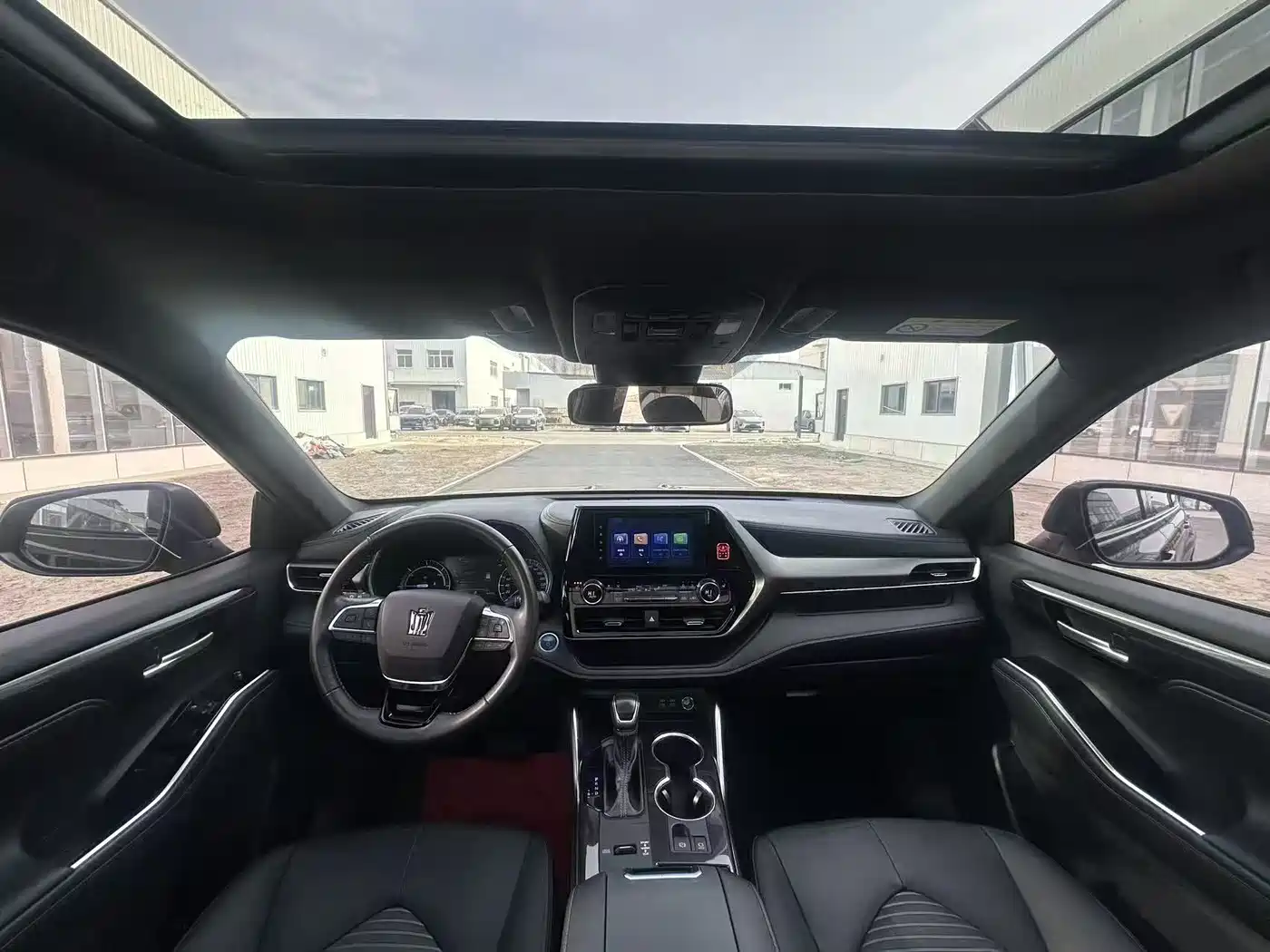Toyota Crown Kluger 2023 2.5L HEV AWD Luxury Edition фото 4