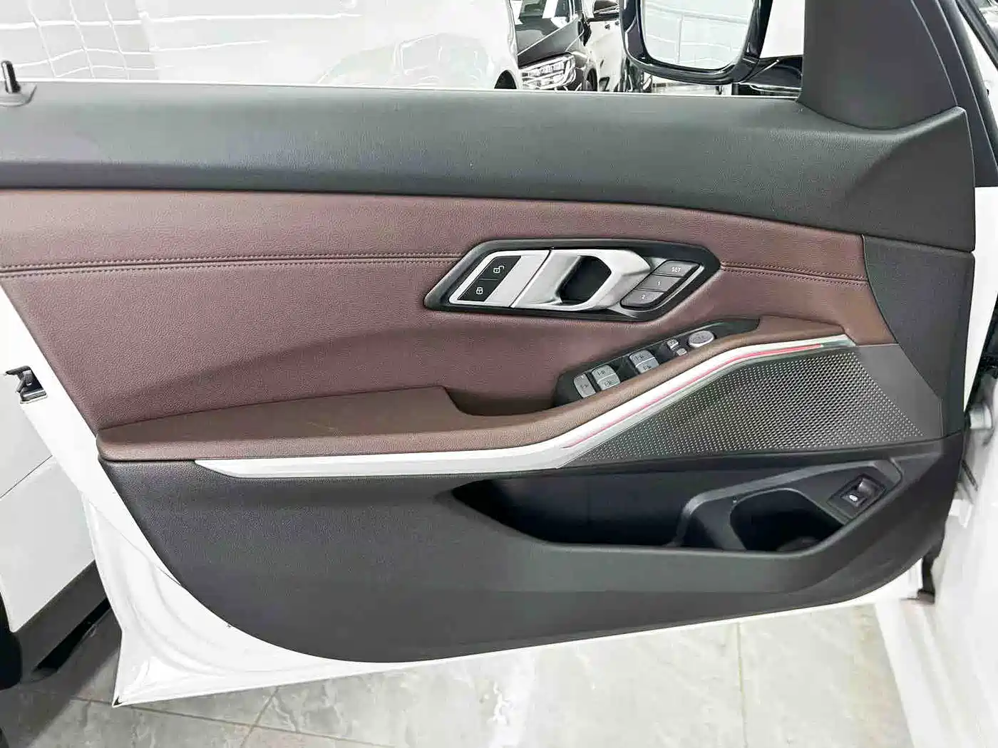BMW 3 Series 2023 325Li M Sport Package фото 17