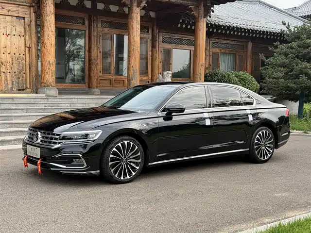 Volkswagen Phideon 380TSI, Премиум