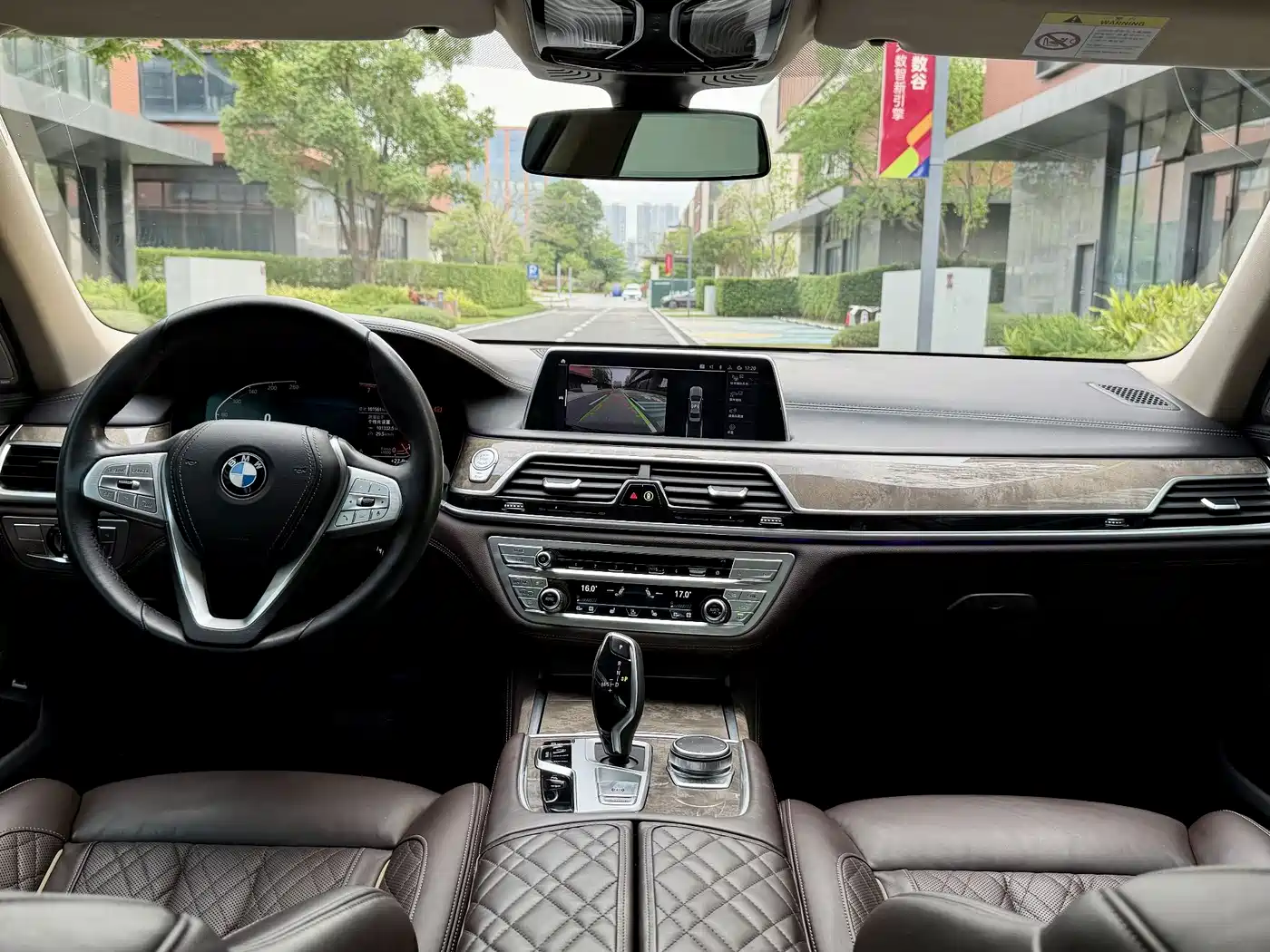 BMW 7 Series 2021 Model 740Li Leading Luxury Package фото 17