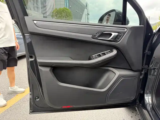 Porsche Macan 2020 Macan 2.0T — фото 5