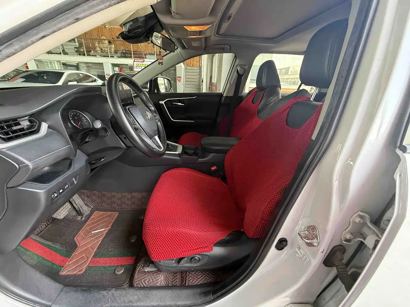 Toyota Wildlander 2020 2.0L CVT 2WD Luxury Edition фото 3