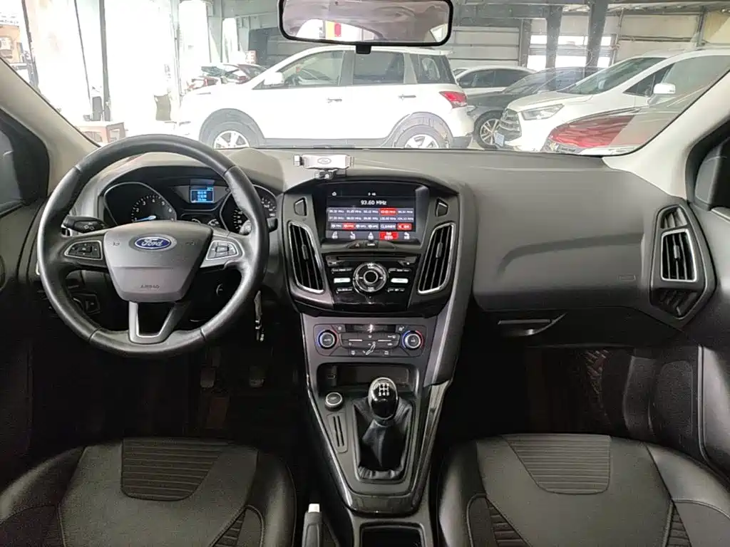 Фото 6 - Ford Focus