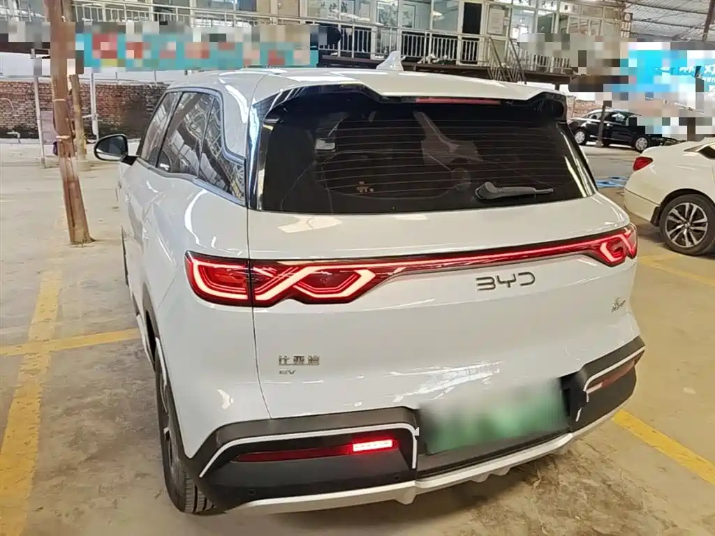 BYD Yuan UP 2024 401KM Leading Edition фото 5