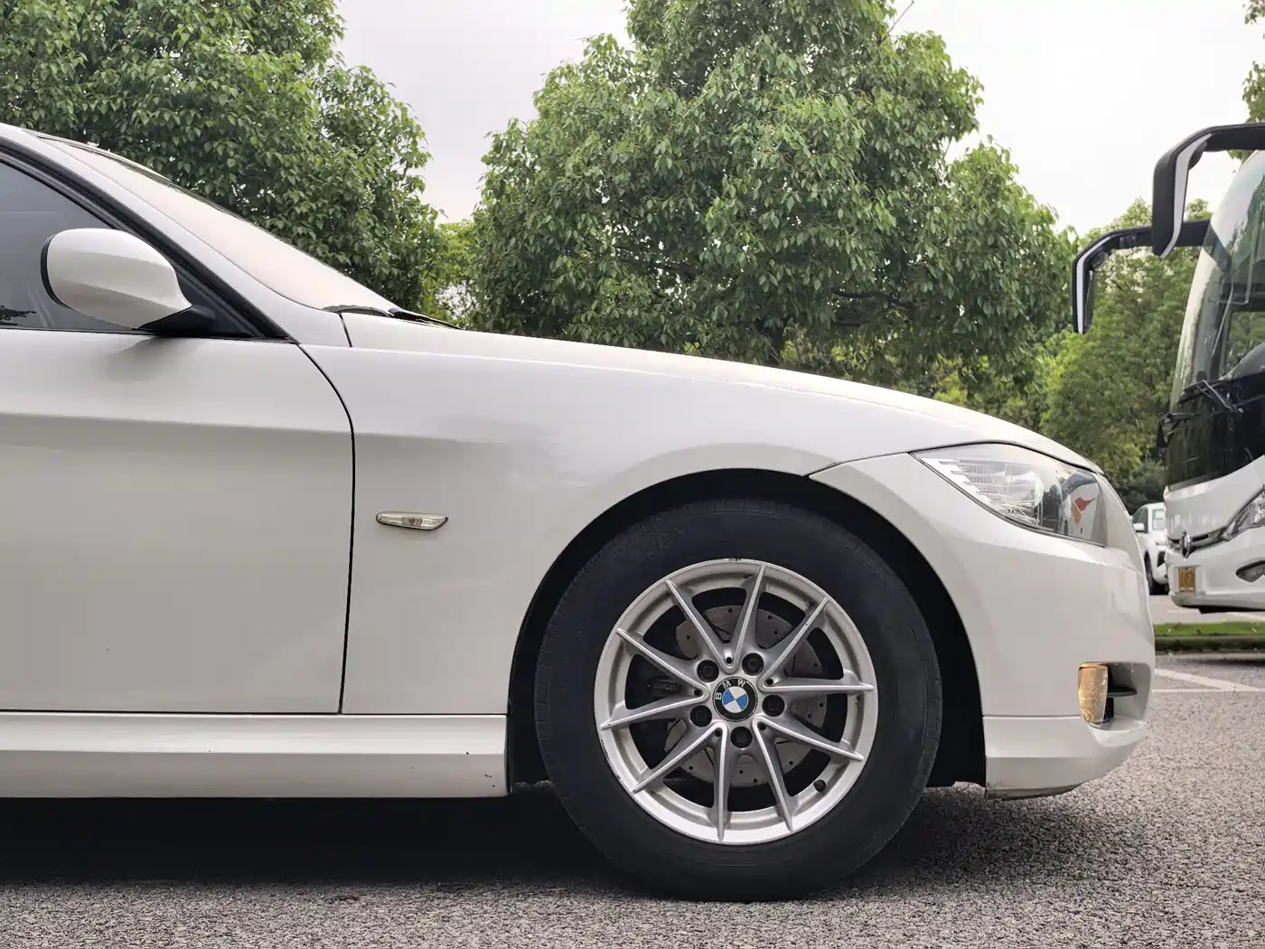BMW 3 Series (Import) 2012 318i Leading фото 26