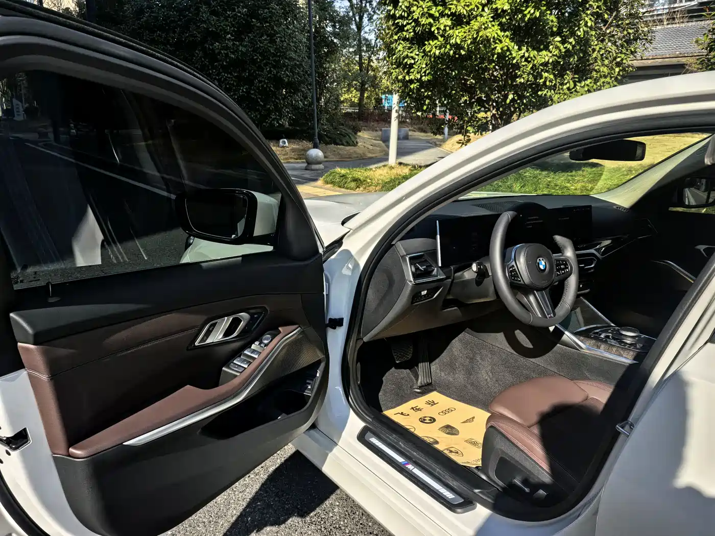BMW 3 Series 2023 325Li M Sport Package фото 11