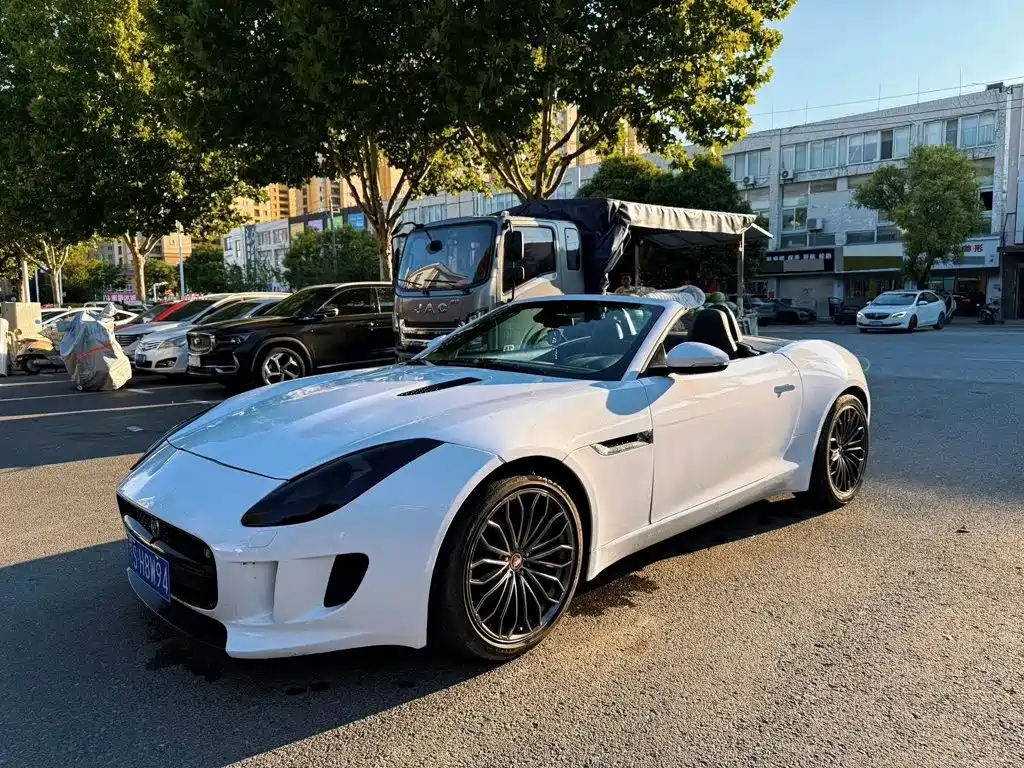 Фото 1 - Jaguar F-TYPE