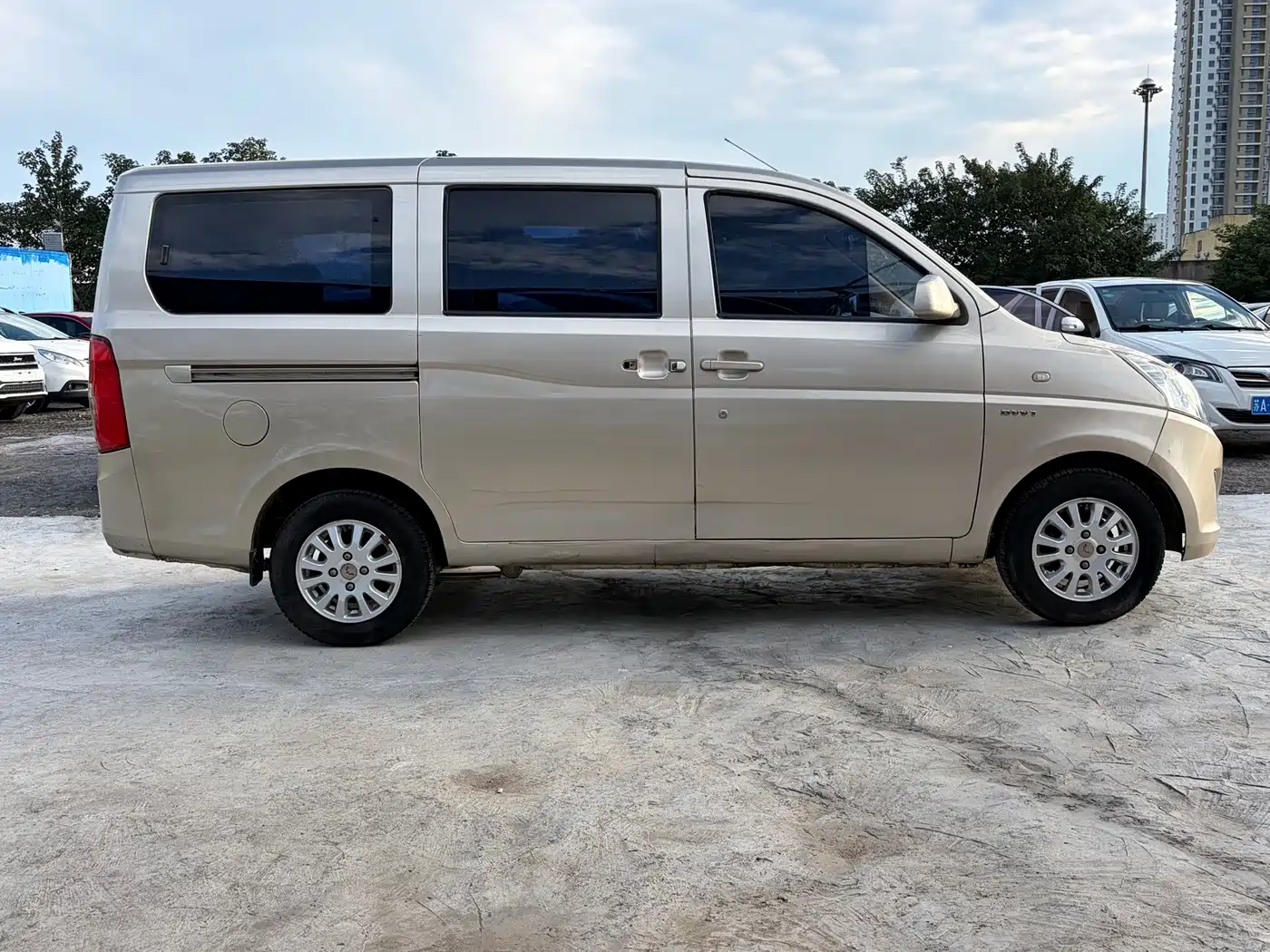 Wuling Motors Wuling Rongguang V 2017 2016 1.5L Standard