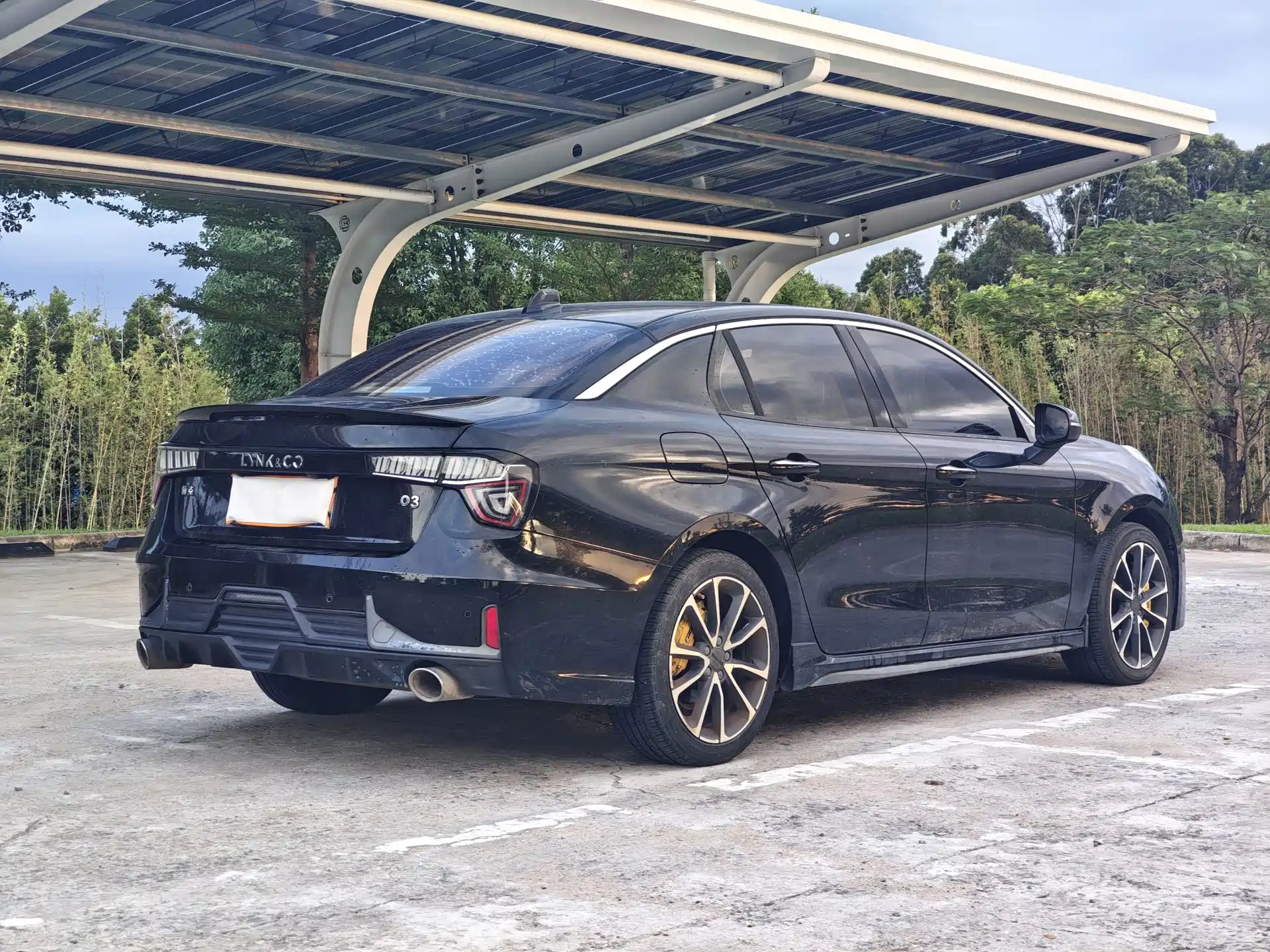 صورة 5 - Lynk & Co 03