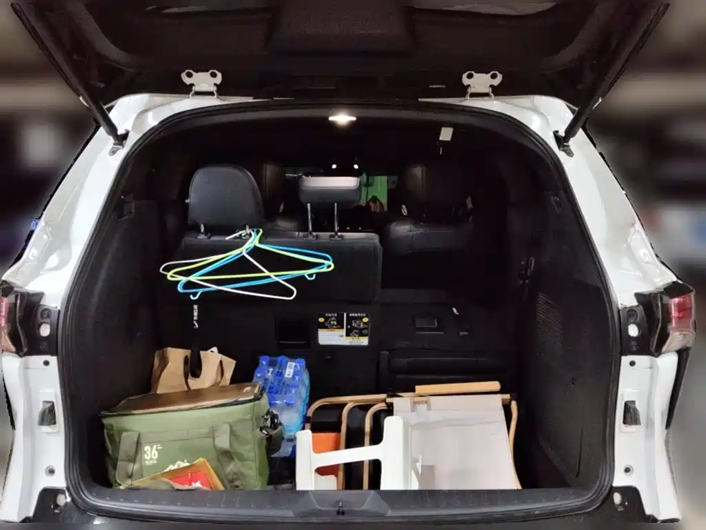 Toyota Granvia 2022 Model Year 2.5L Hybrid Flagship Edition фото 10