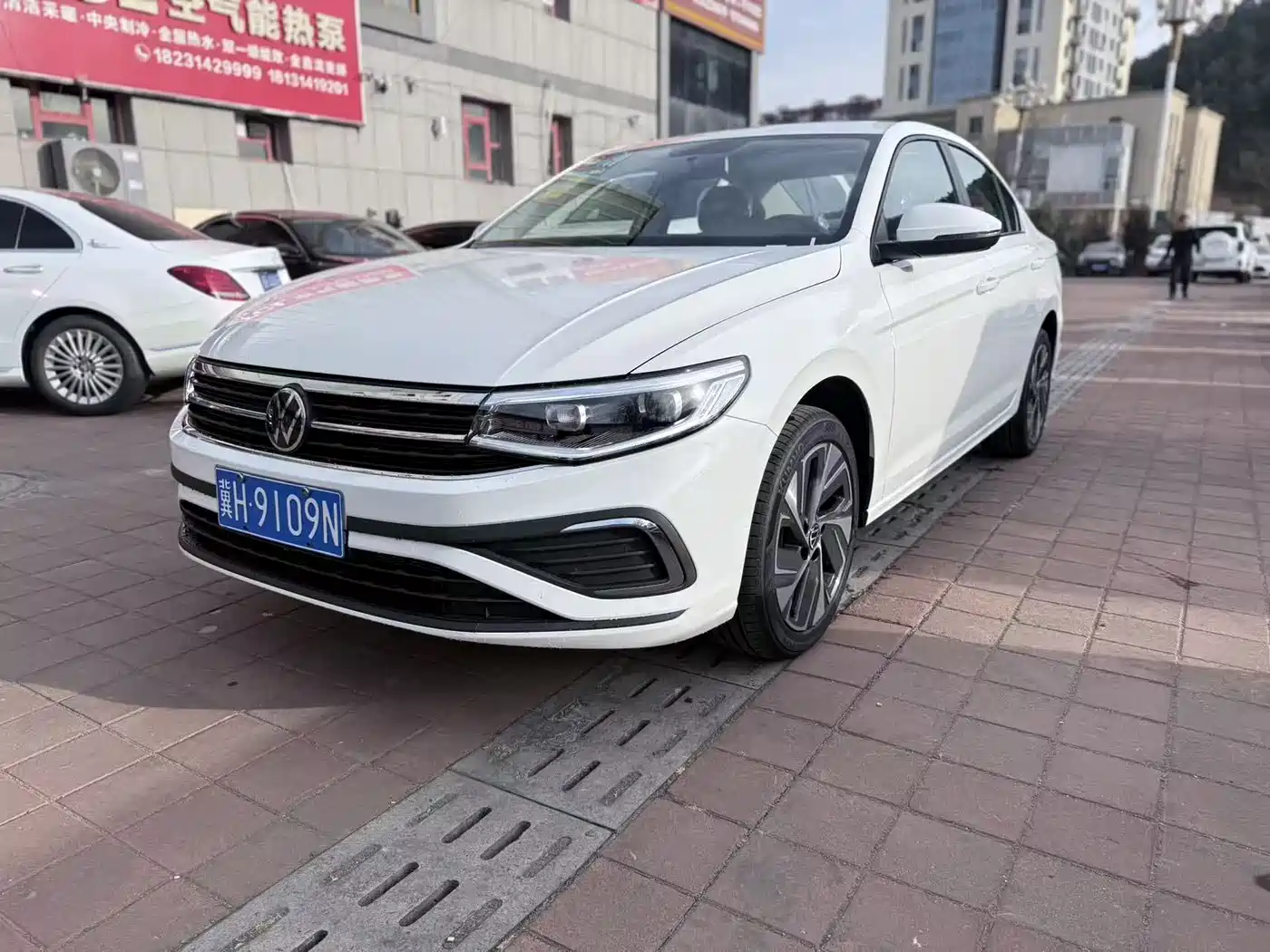 VOLKSWAGEN BORA