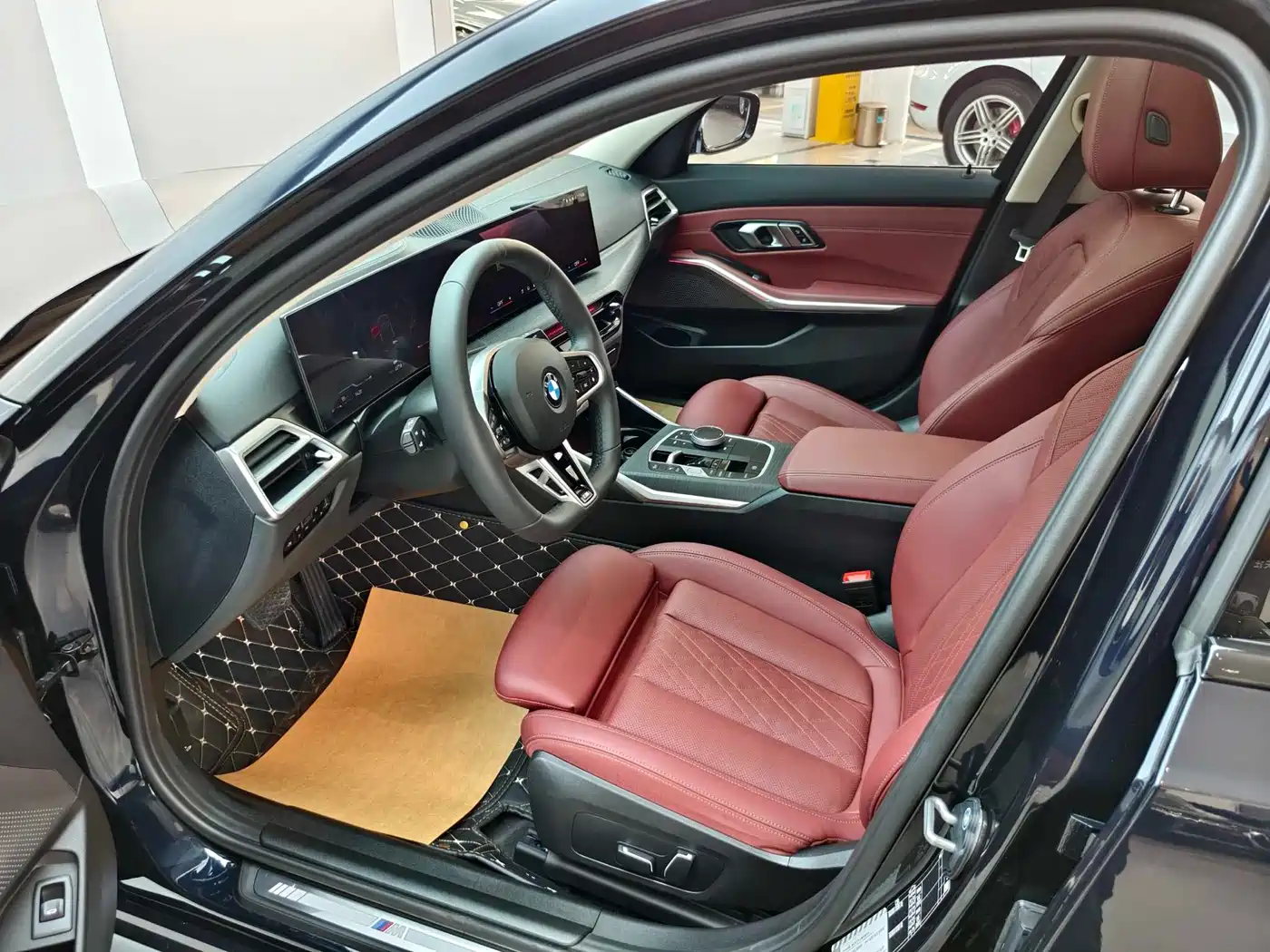 BMW 3 Series 2025 325Li M Sport Package фото 3