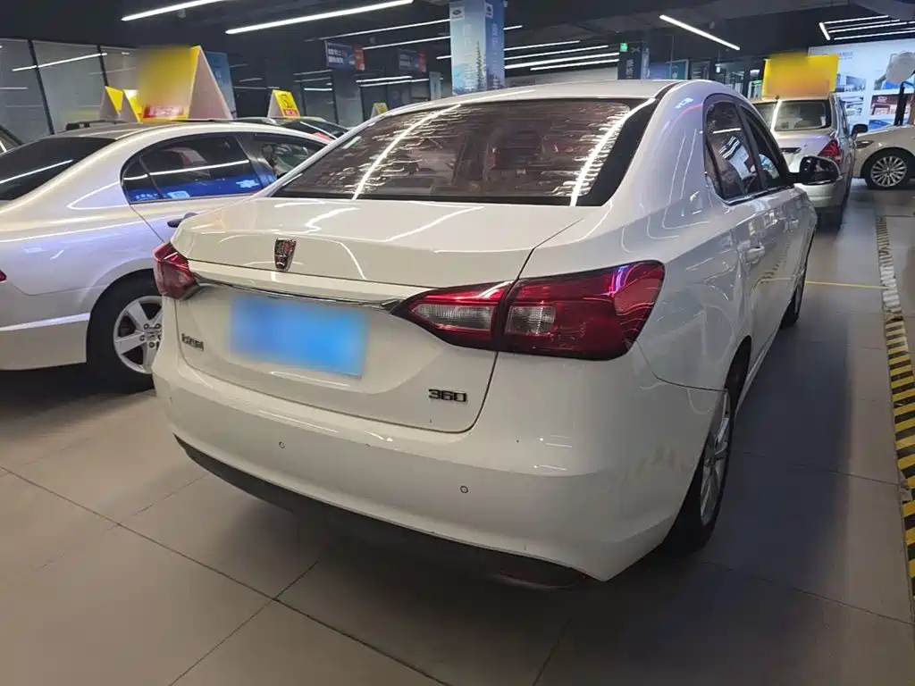 Фото 7 - Roewe 360