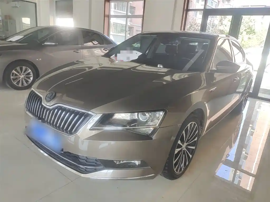 Škoda Superb 2016 TSI330 DSG Pioneer Edition