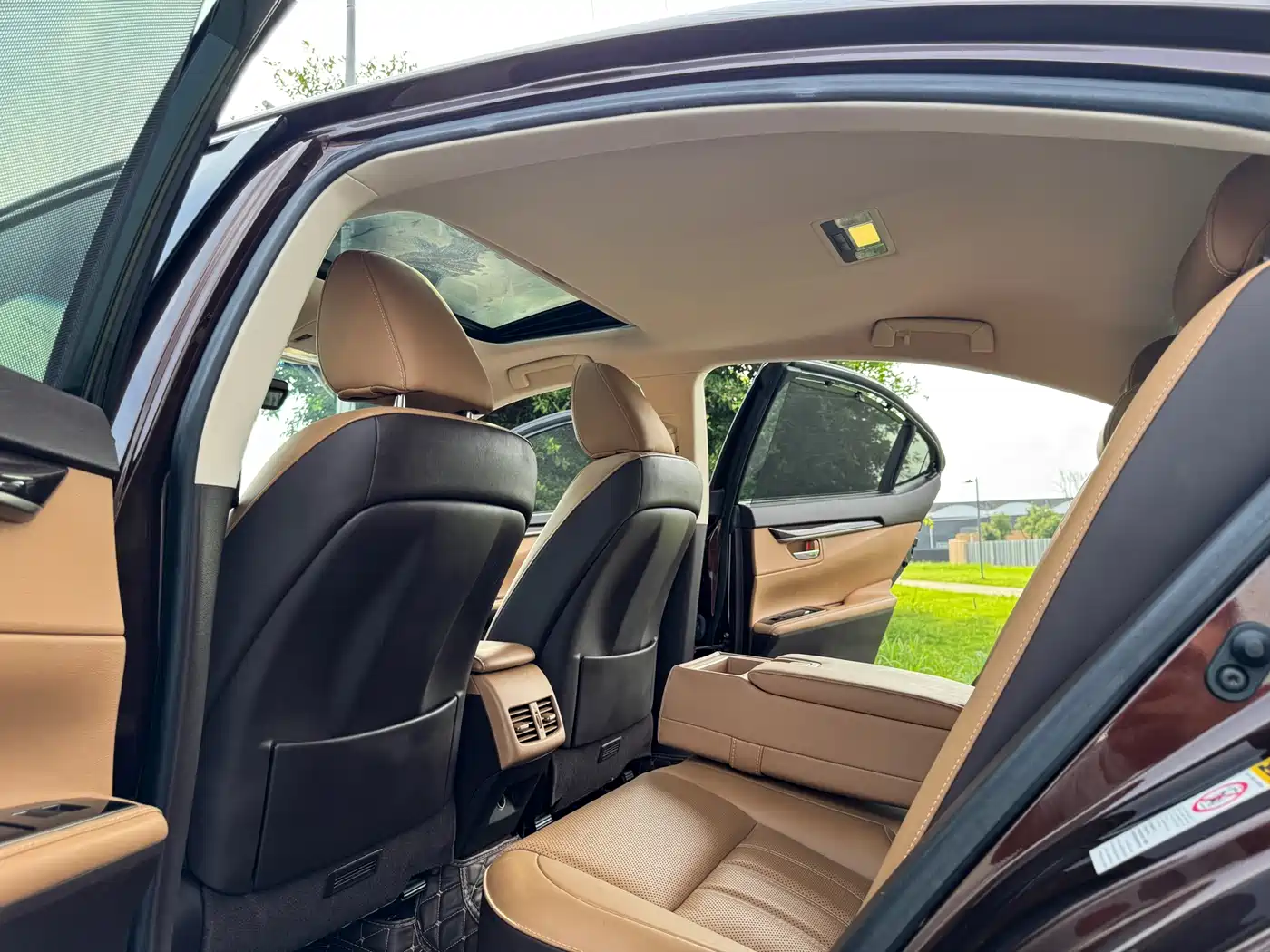 Lexus ES 2015 250 Elegance Edition фото 21