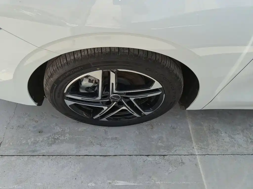 Roewe D7 2024 2023 DMH 125km Beyond Edition