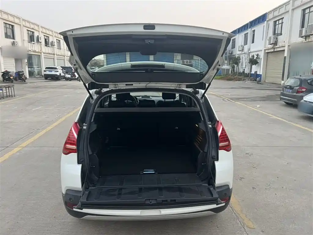 Peugeot 3008 2015 2.0L Automatic Classic Edition фото 15