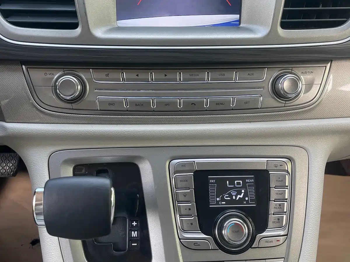 SAIC Maxus Maxus G10 2019 PLUS 2.0T Auto Elite China VI фото 18