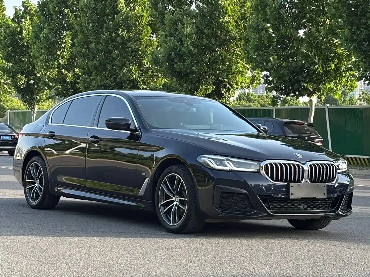 BMW 5 Series 2022 525Li M Sport Package фото 3