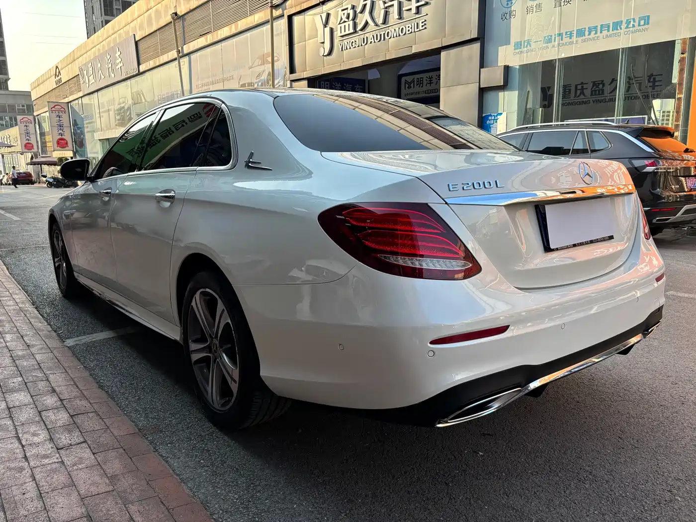 Mercedes-Benz E-Class 2016 E 200 L Sport Type фото 6