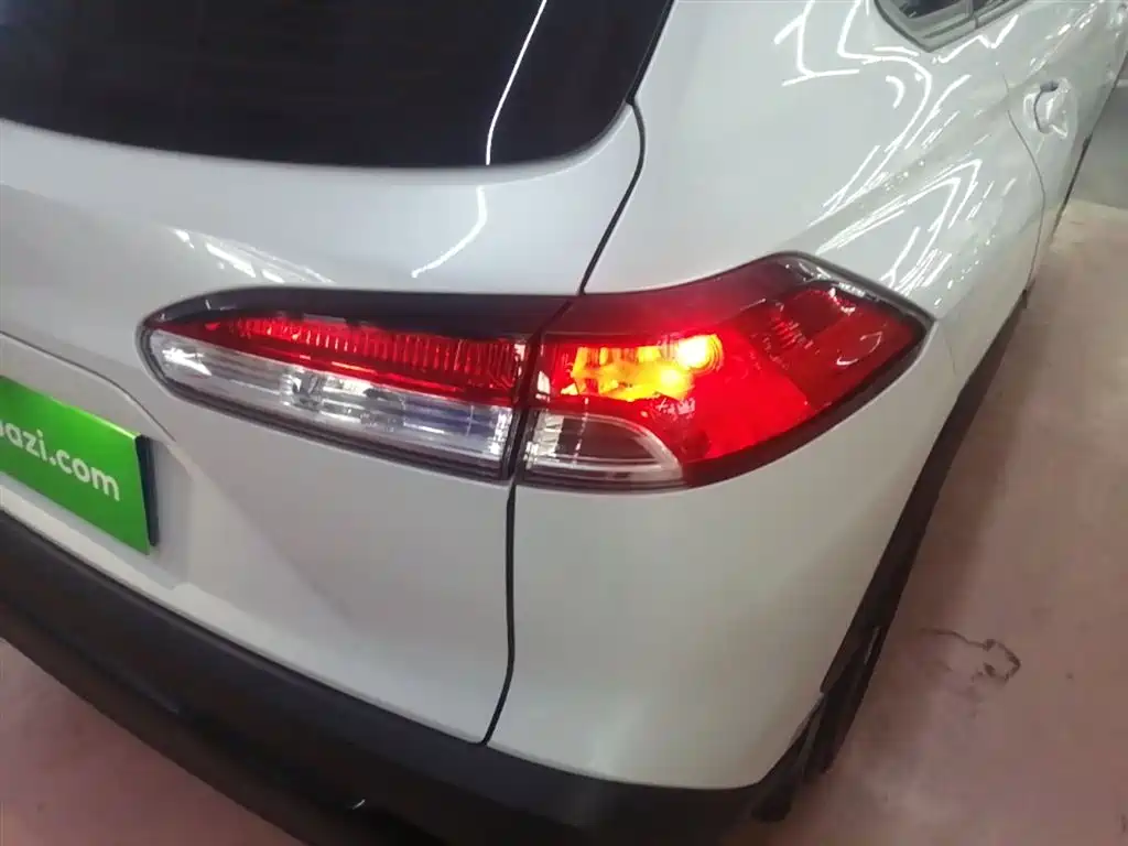 Toyota Frontlander 2023 2.0L CVT Elite Edition фото 8