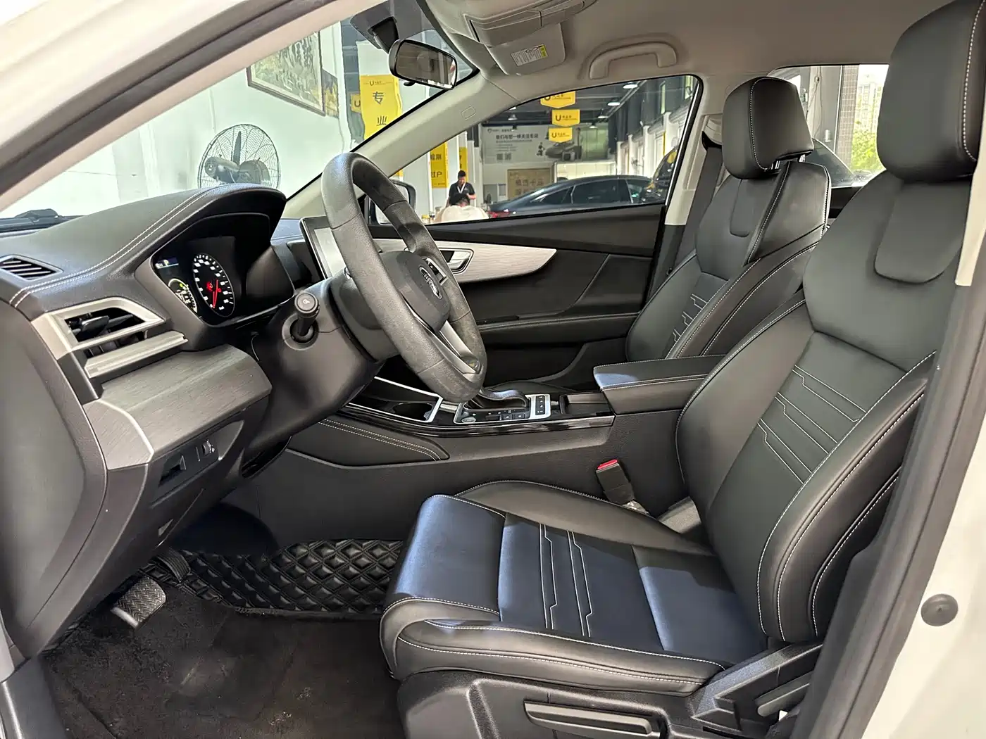 BYD Qin 2019 1.5L Automatic Luxury Edition фото 4
