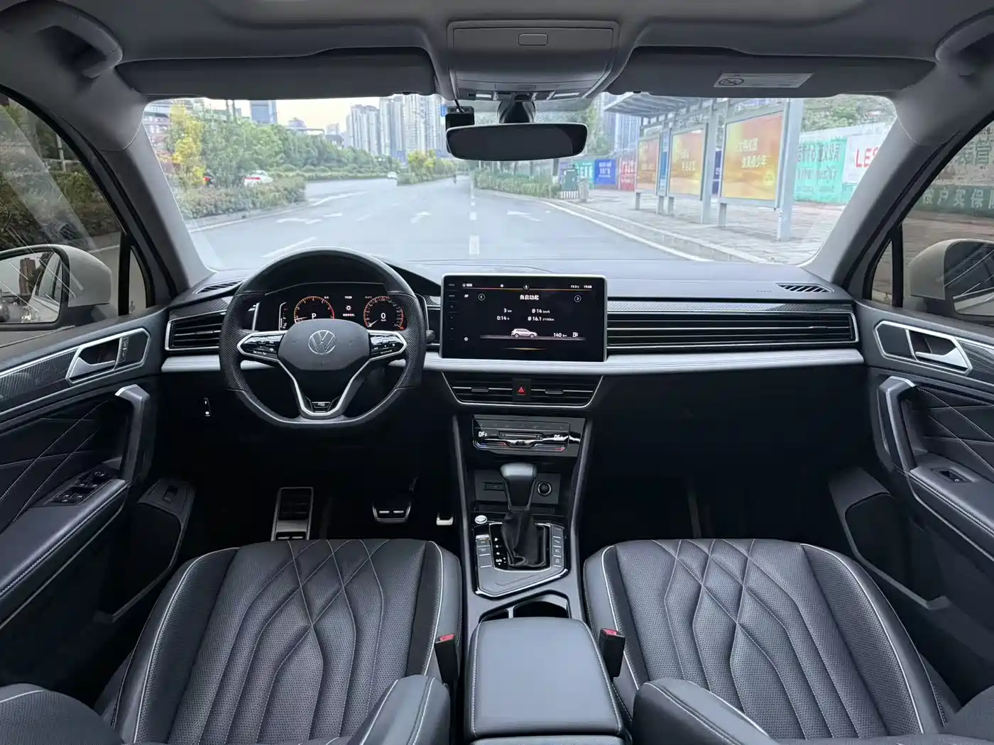 Volkswagen Tiguan L 2022 330TSI Auto 2WD R-Line Premium Edition фото 5