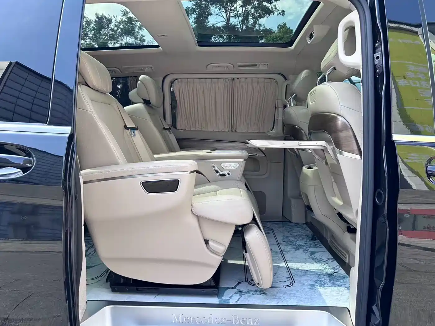 Mercedes-Benz V-Class 2022 V 260 L Long Wheelbase Prestige Edition фото 18